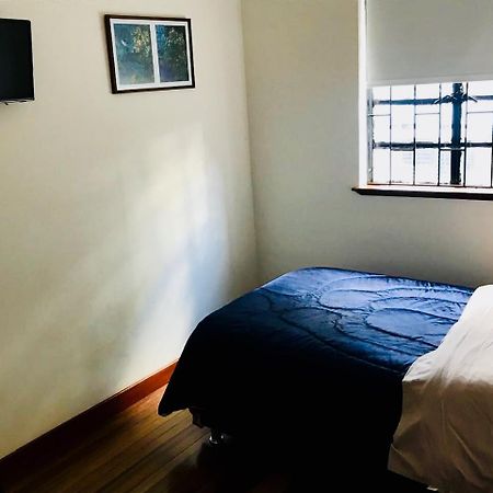 House For Groups - The Hostel Project Bogota Buitenkant foto
