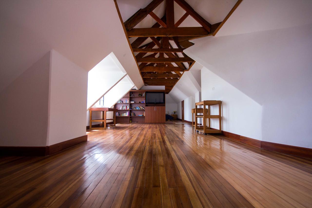 House For Groups - The Hostel Project Bogota Buitenkant foto