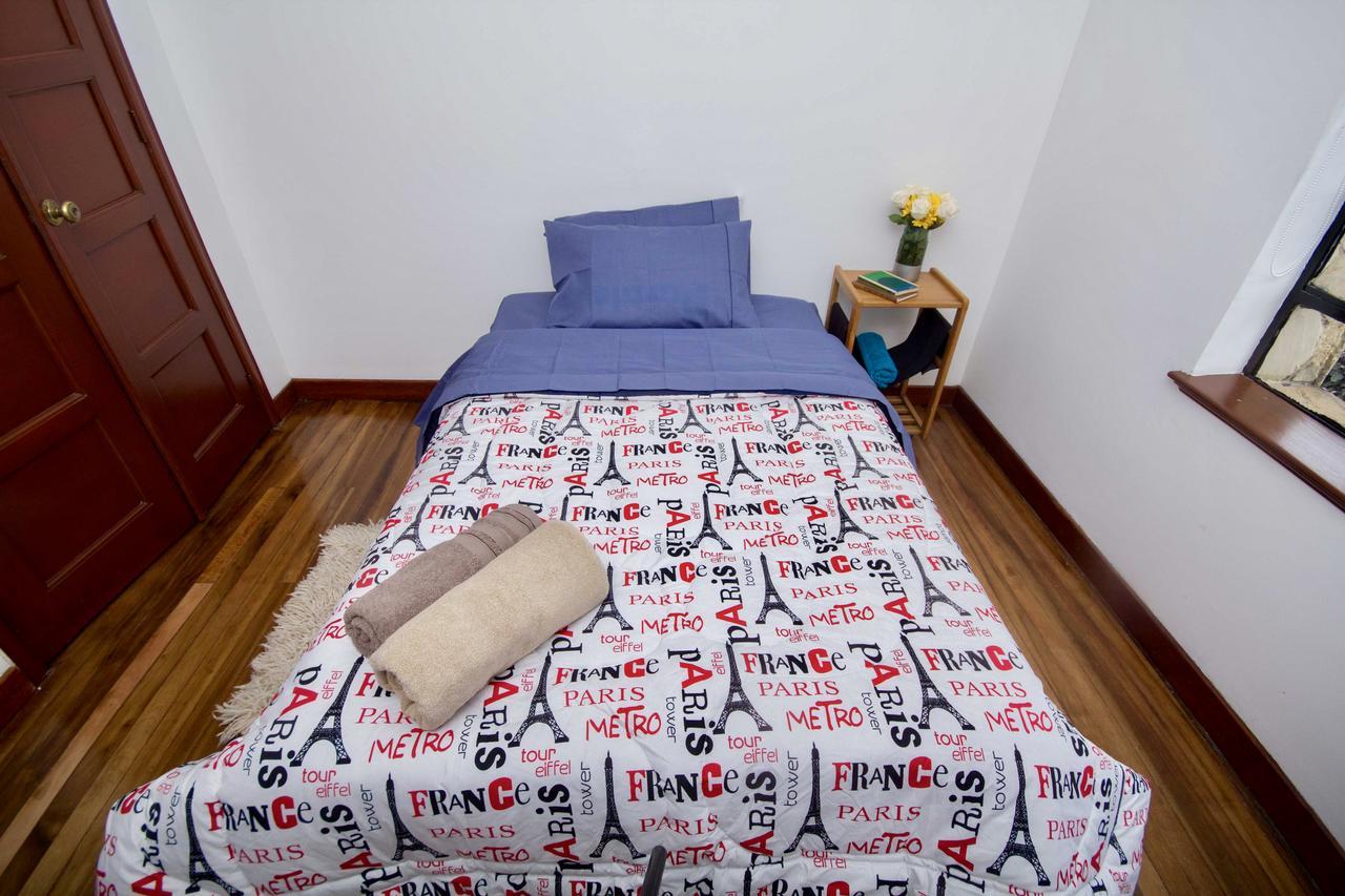 House For Groups - The Hostel Project Bogota Buitenkant foto