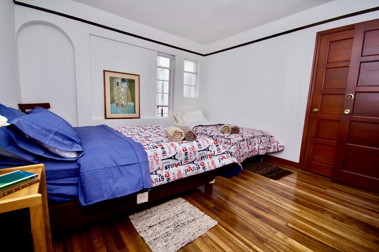 House For Groups - The Hostel Project Bogota Buitenkant foto