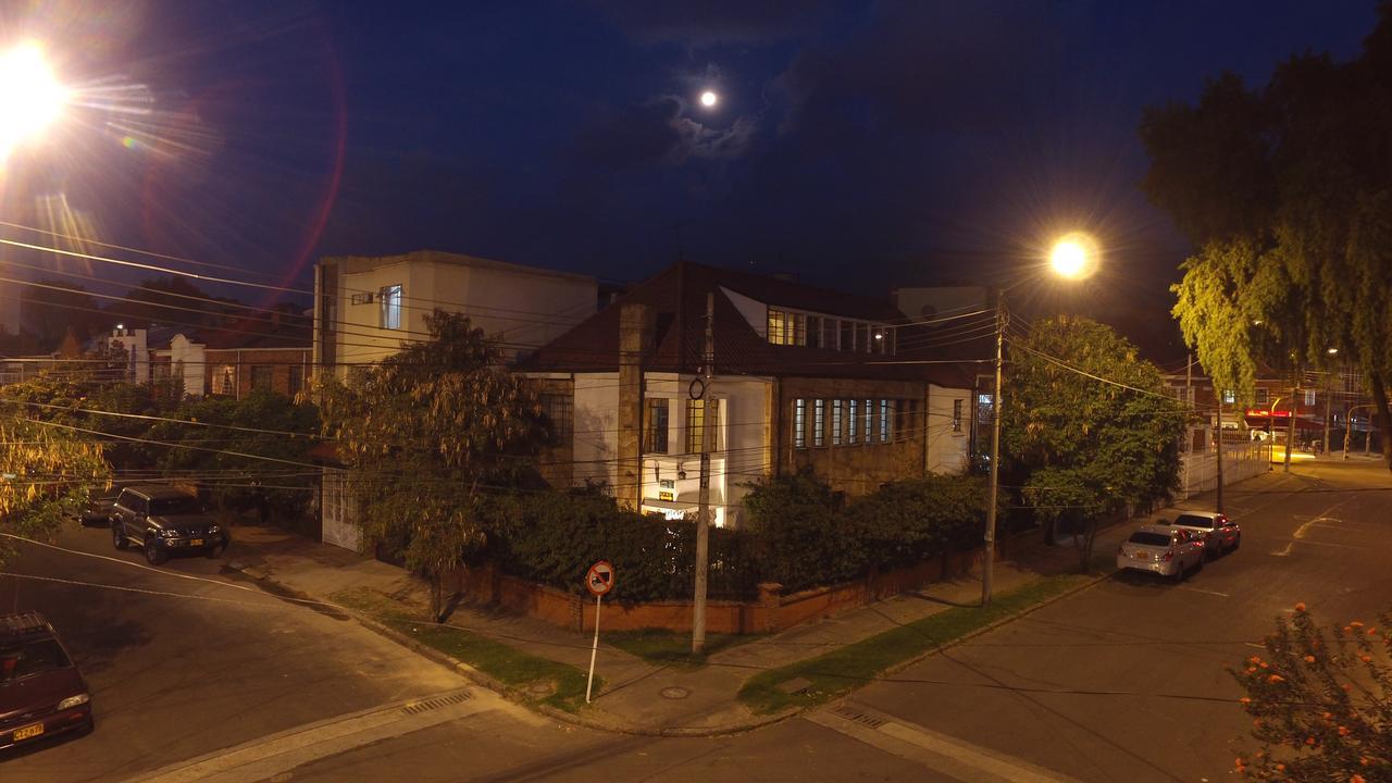 House For Groups - The Hostel Project Bogota Buitenkant foto